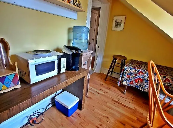 Point Breeze Bed & Breakfast Pittsburgh