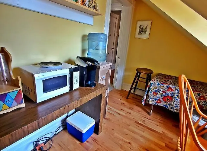 Point Breeze Bed & Breakfast Pittsburgh