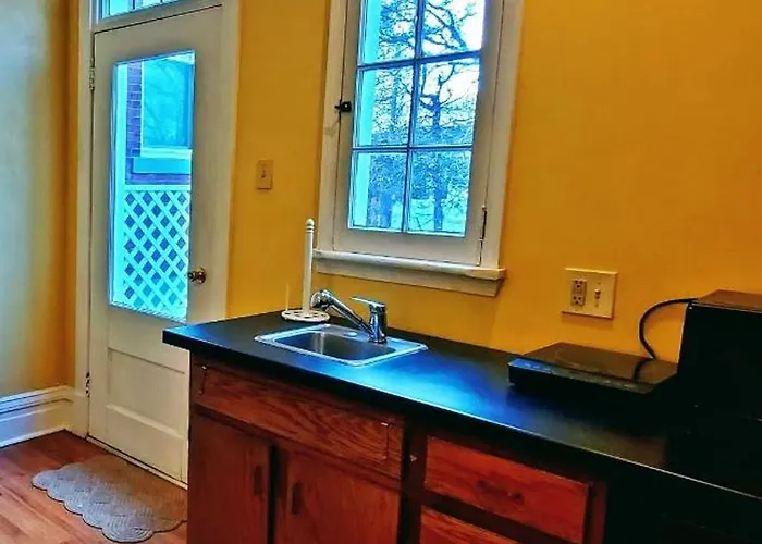 Bed & Breakfast Point Breeze 4*