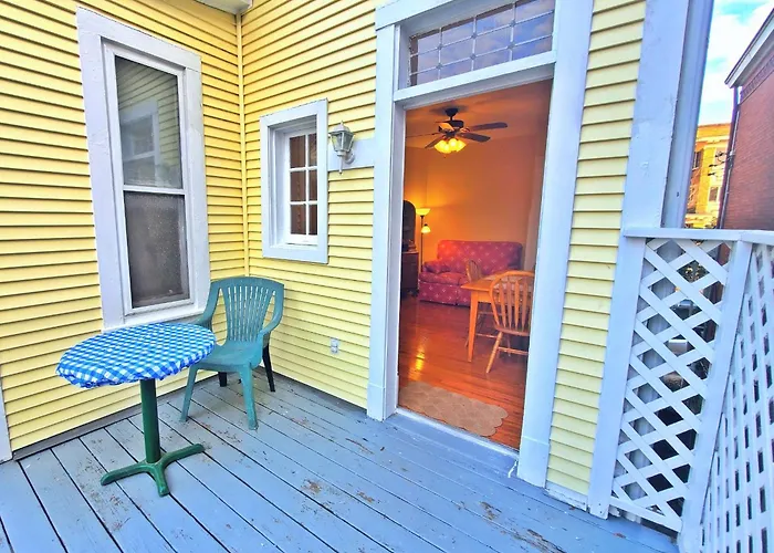 Point Breeze Bed & Breakfast