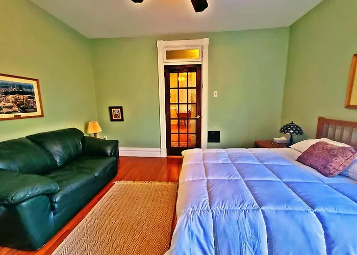 Bed & Breakfast Point Breeze 4*
