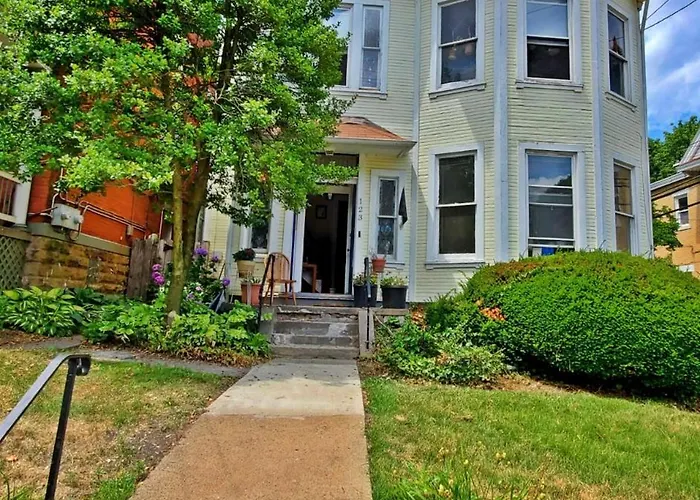 Point Breeze Bed & Breakfast Pittsburgh
